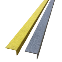 Nez de marche Meiser POLYGRAIN, corindons, résine à coller, gris ou jaune ERP et PMR Nez de marche Meiser POLYGRAIN, corindons, résine à coller, gris ou jaune ERP et PMR