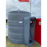 Cuve GNR 2500 L entièrement équipée et protégée, avec grande armoire