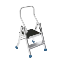 Marchepied pliant, plateforme en nid d'abeille Marchepied pliant, plateforme en nid d'abeille