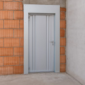 Porte de protection de chantier en aluminium – Sécurisation des ouvertures de bâtiment