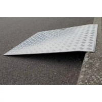 Rampe de passage trottoir aluminium 1.5 t - la pièce Rampe de passage trottoir aluminium 1.5 t - la pièce