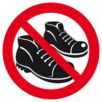 Signal d’Interdiction Chaussures Interdites – Hygiène et Sécurité – Panneau Rigide Conforme ISO 7010