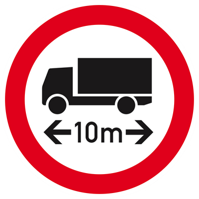Signaux d'interdiction "Interdit aux véhicules de plus de 10 m de long"
